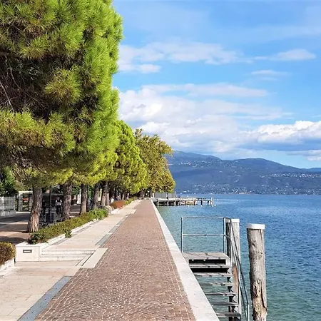 Apartment Olivi - Panorama Lake View, Pool, Terrace, Garden, Wifi